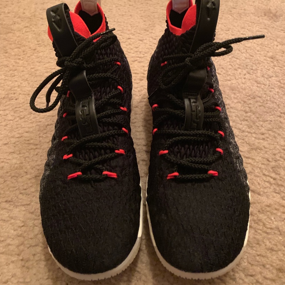 Nike Lebron XV